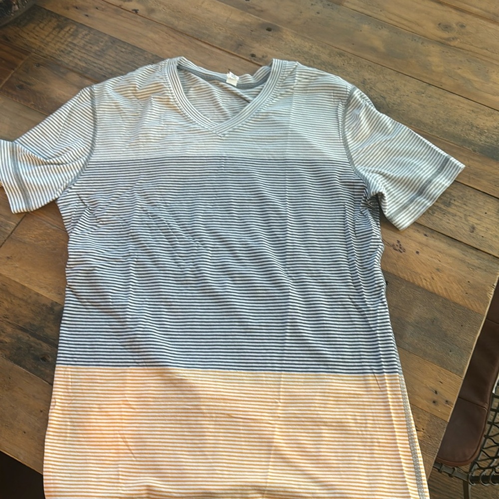 Men’s lululemon shirt
